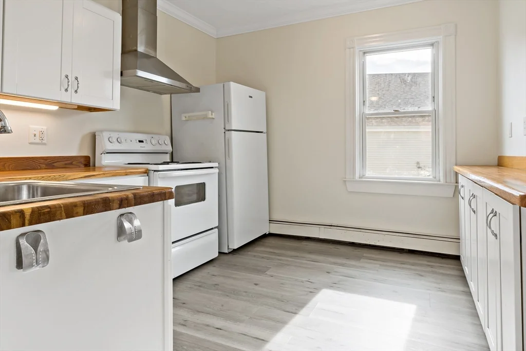 2 bed, 1 bath apartment for rent at 75 Washington Unit 2, Taunton — photo 4 of 16