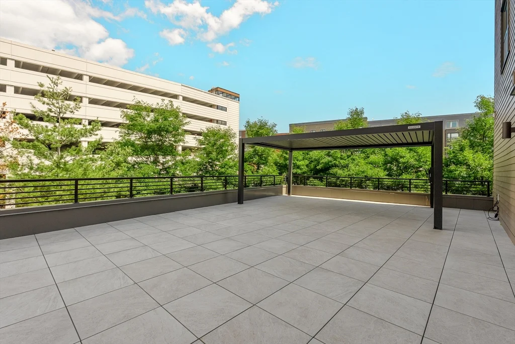 3 bed, 2 bath apartment for rent at 75 Willow Ct Unit 510, Dorchester — photo 11 of 23
