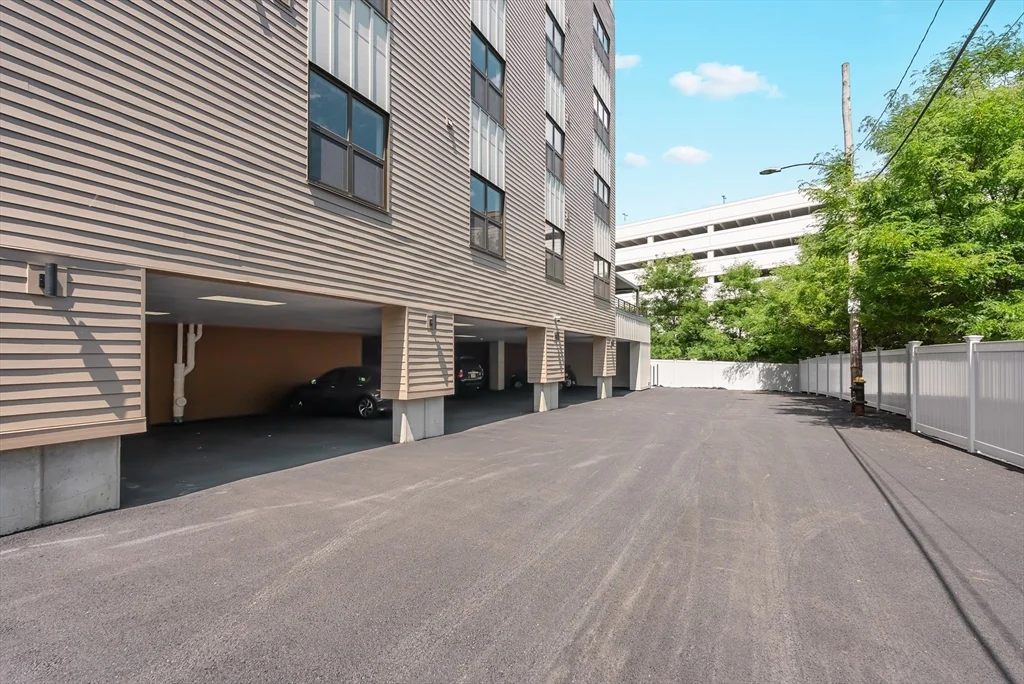1 bed, 1 bath apartment for rent at 75 Willow Ct Unit 613, Dorchester — photo 9 of 21