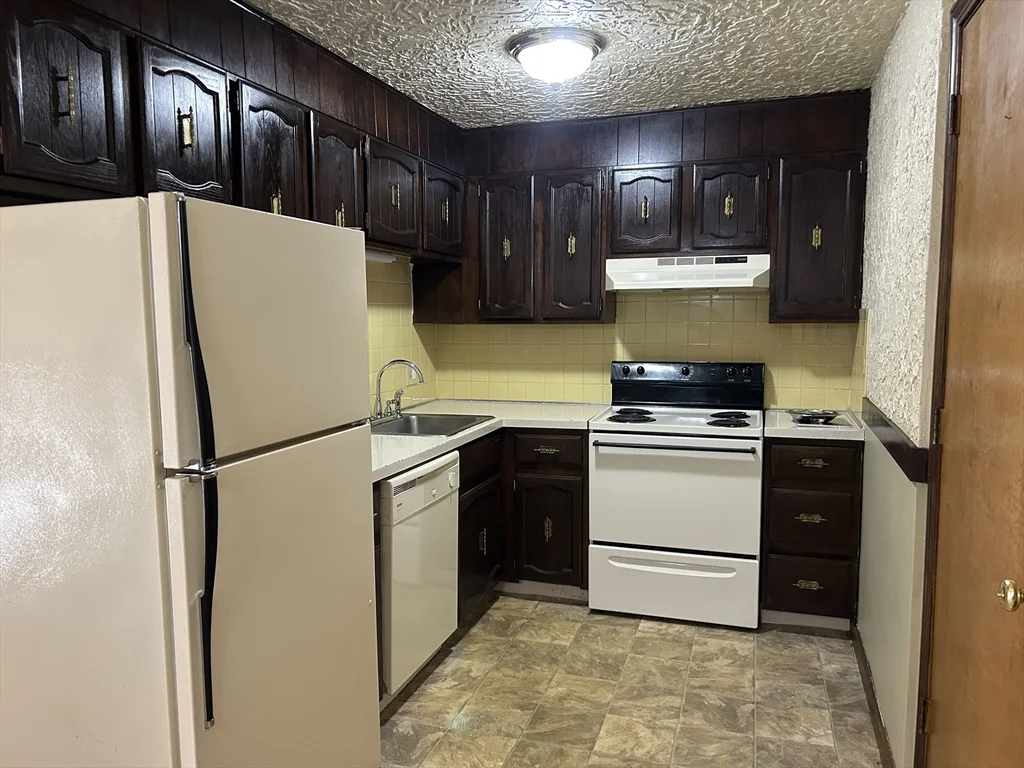 1 bed, 1 bath apartment for rent at 75 Winthrop St Unit 3-34, Everett — photo 1 of 8