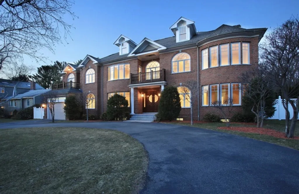 6 bed, 4+ bath apartment for rent at 75 Woodfall Rd, Belmont — photo 1 of 20