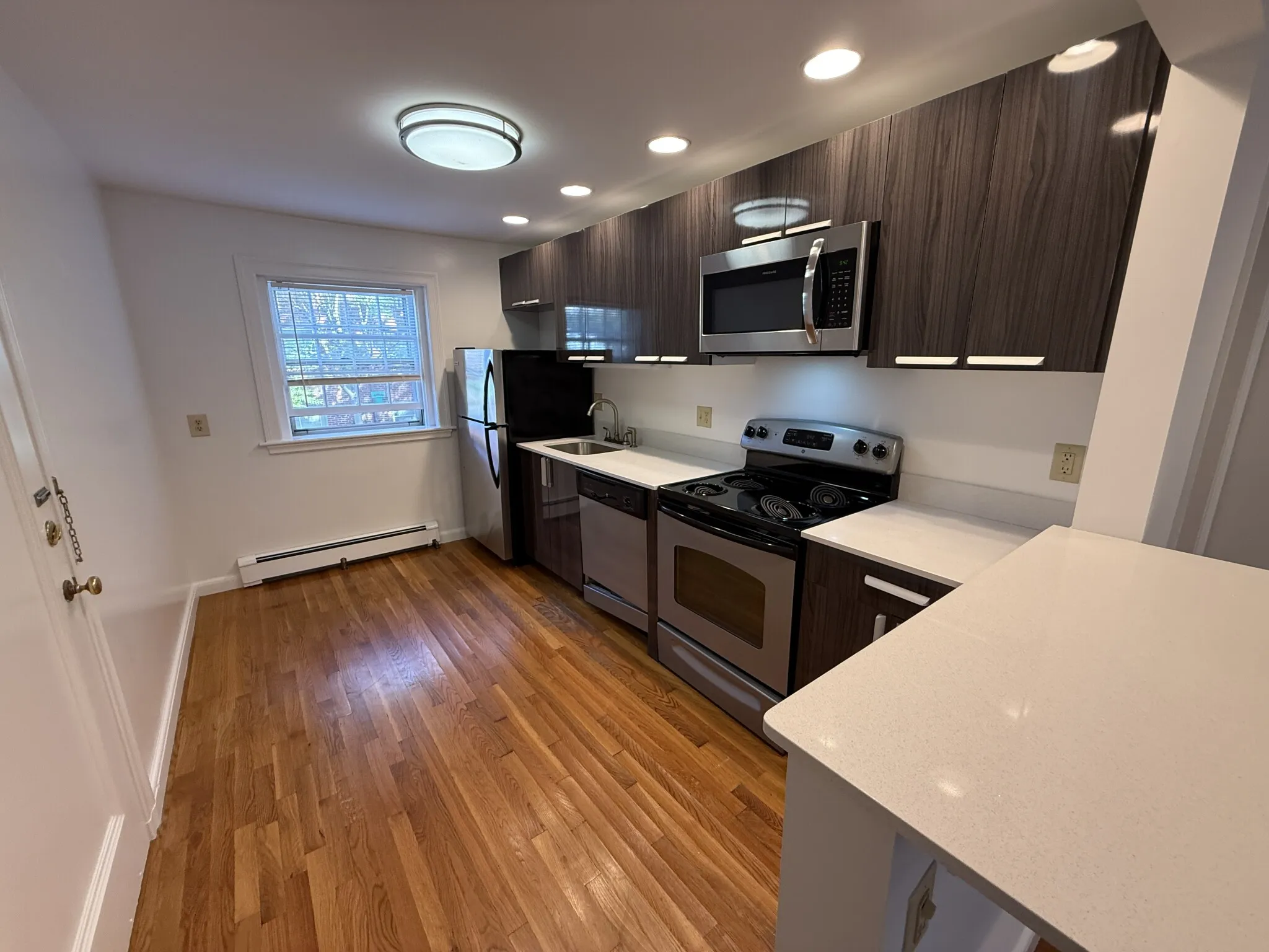 2 bed, 1 bath apartment for rent at 75 Wyman St Unit 3, Waban — photo 1 of 17