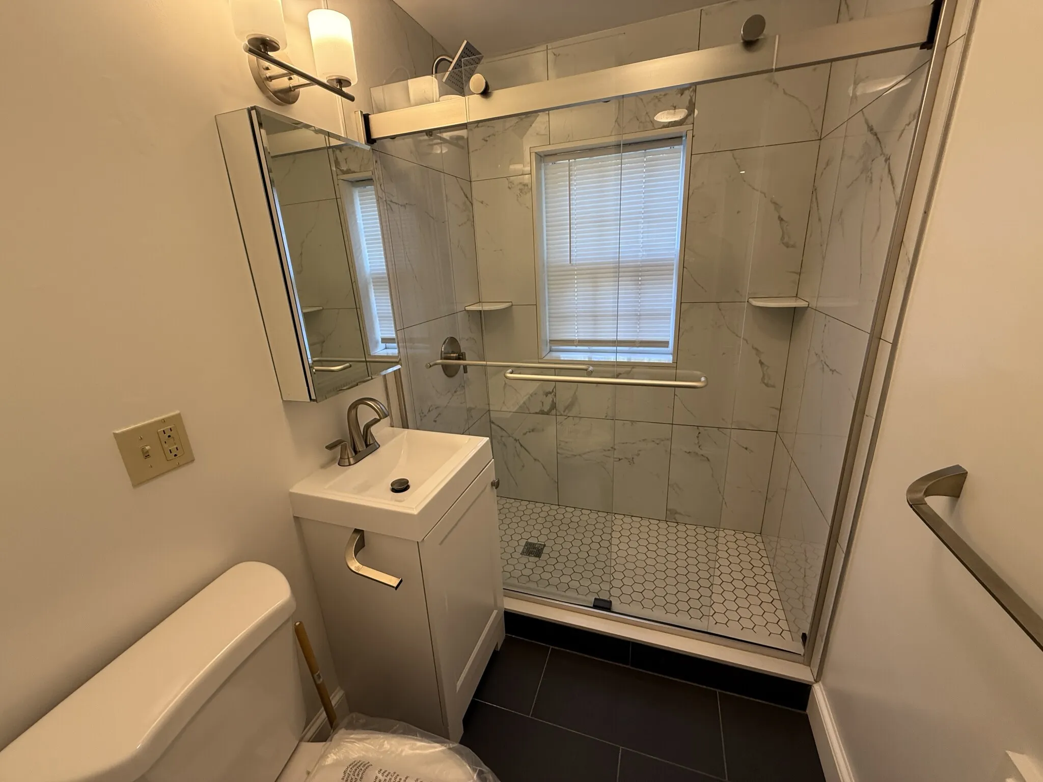 2 bed, 1 bath apartment for rent at 75 Wyman St Unit 3, Waban — photo 7 of 17