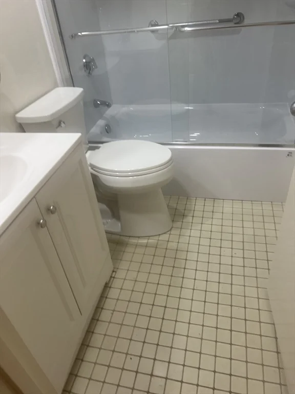 2 bed, 1 bath apartment for rent at 750 Davol St Unit 221, Fall River — photo 4 of 21
