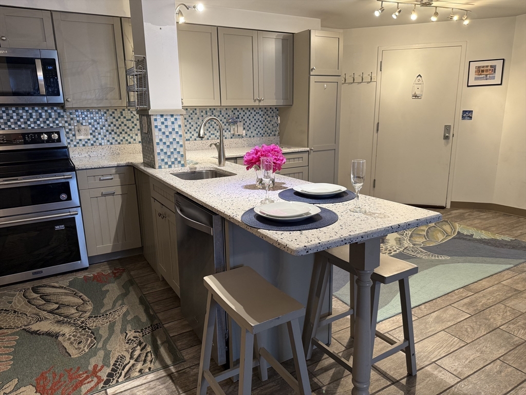 2 bed, 1 bath apartment for rent at 750 Davol St Unit 324, Fall River — photo 11 of 18