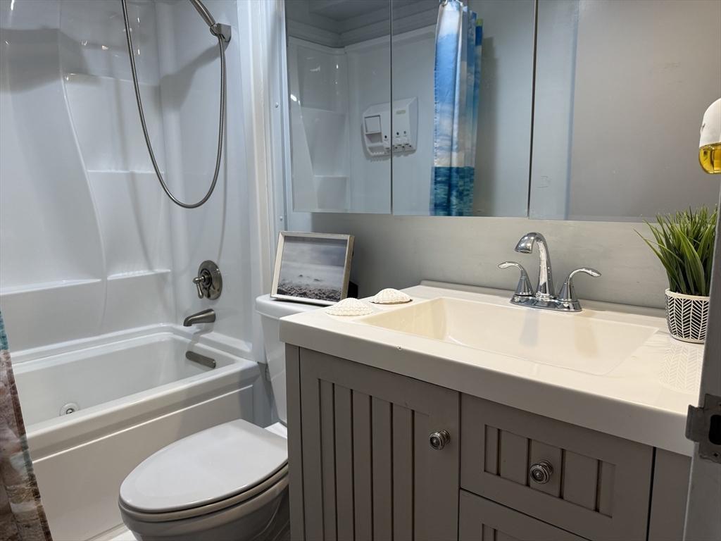 2 bed, 1 bath apartment for rent at 750 Davol St Unit 324, Fall River — photo 13 of 18