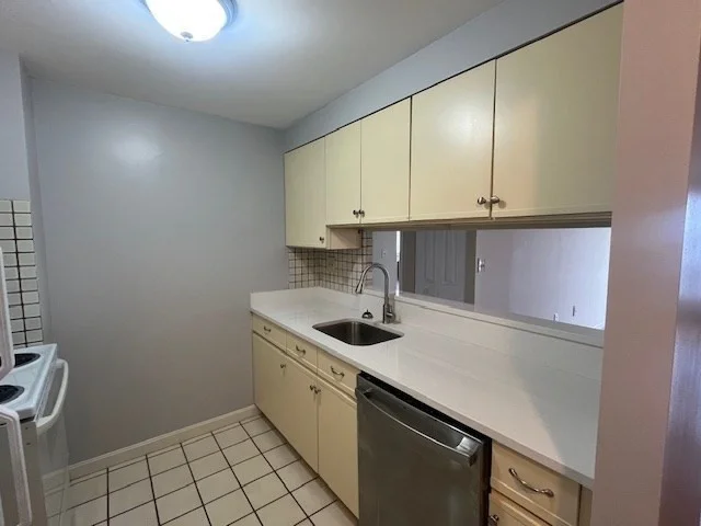 2 bed, 2 bath apartment for rent at 750 Davol St Unit 814, Fall River — photo 4 of 13
