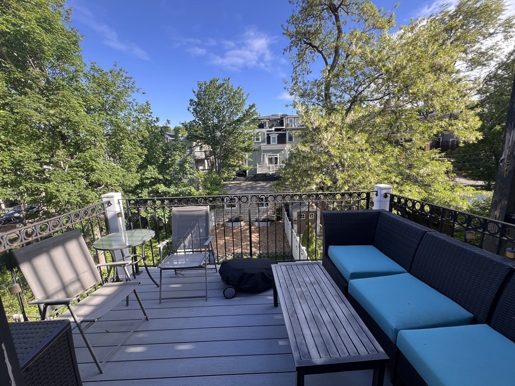 2 bed, 2 bath apartment for rent at 750 E 4th St Unit 3, South Boston — photo 8 of 9