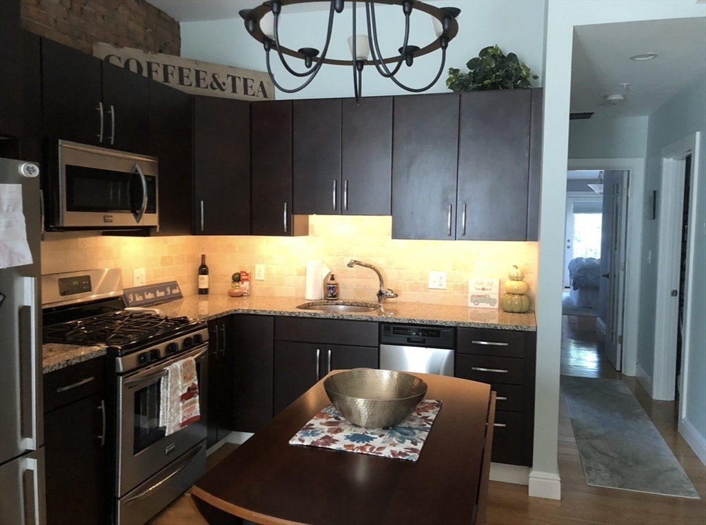 2 bed, 2 bath apartment for rent at 750 E 4th St Unit 3, South Boston — photo 2 of 9
