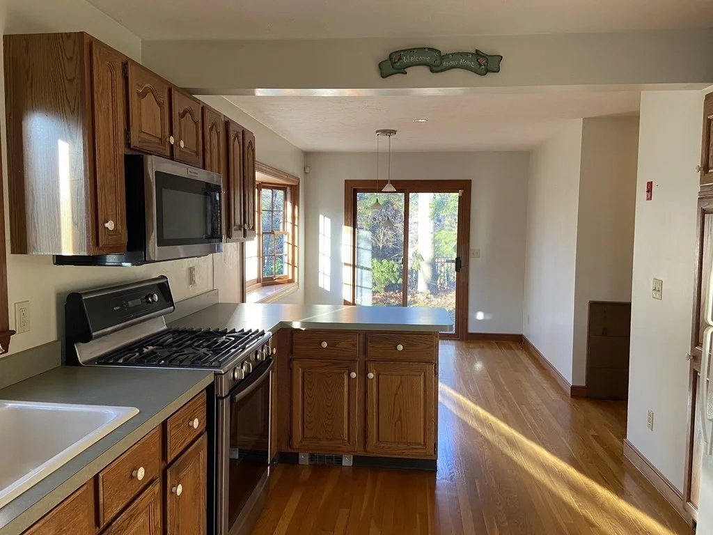 3 bed, 2 bath apartment for rent at 751 Central Ave, Needham — photo 4 of 21