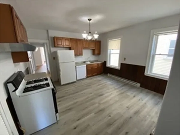 4 bed, 1 bath apartment for rent at 753 Boylston St Unit 2, Chestnut Hill — photo 15 of 33