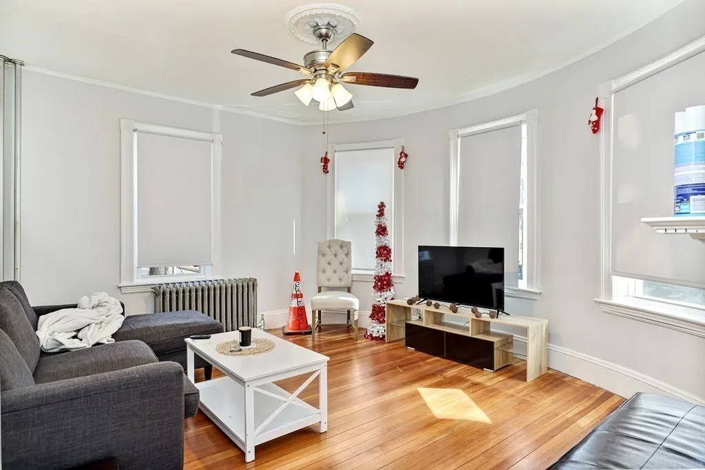 4 bed, 1 bath apartment for rent at 753 Boylston St Unit 2, Chestnut Hill — photo 8 of 33
