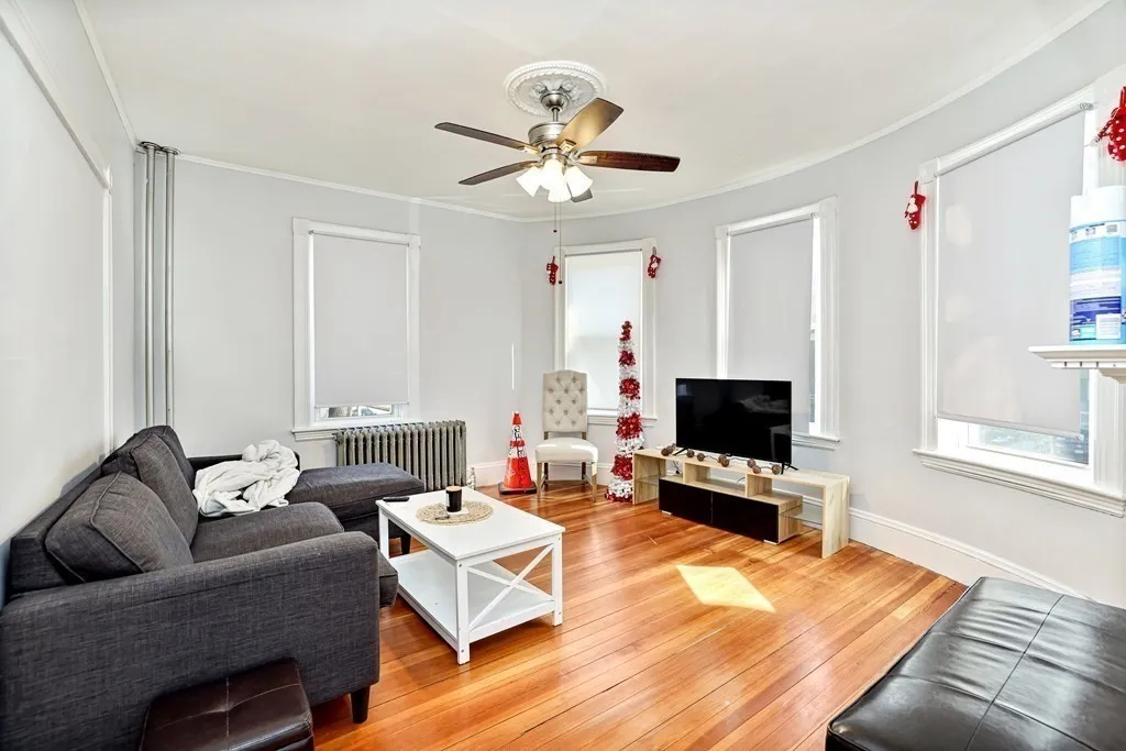 4 bed, 1 bath apartment for rent at 753 Boylston St Unit 2, Chestnut Hill — photo 9 of 33