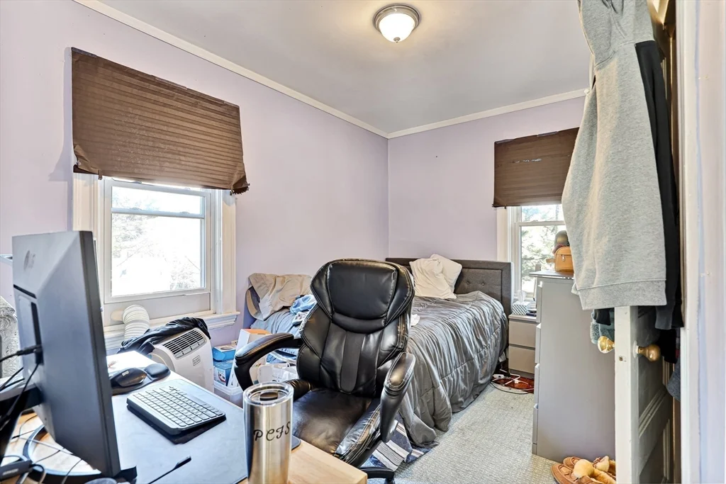 4 bed, 1 bath apartment for rent at 753 Boylston St Unit 3, Chestnut Hill — photo 9 of 14