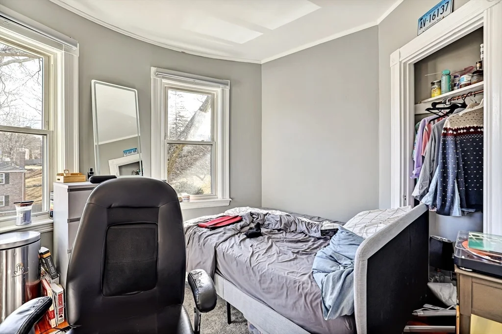 4 bed, 1 bath apartment for rent at 753 Boylston St Unit 3, Chestnut Hill — photo 8 of 14