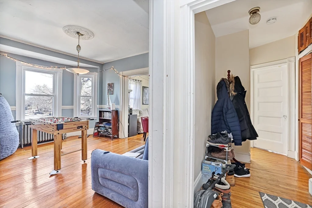 4 bed, 1 bath apartment for rent at 753 Boylston St Unit 3, Chestnut Hill — photo 11 of 14