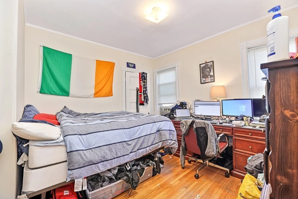 4 bed, 1 bath apartment for rent at 753 Boylston St Unit 3, Chestnut Hill — photo 6 of 14