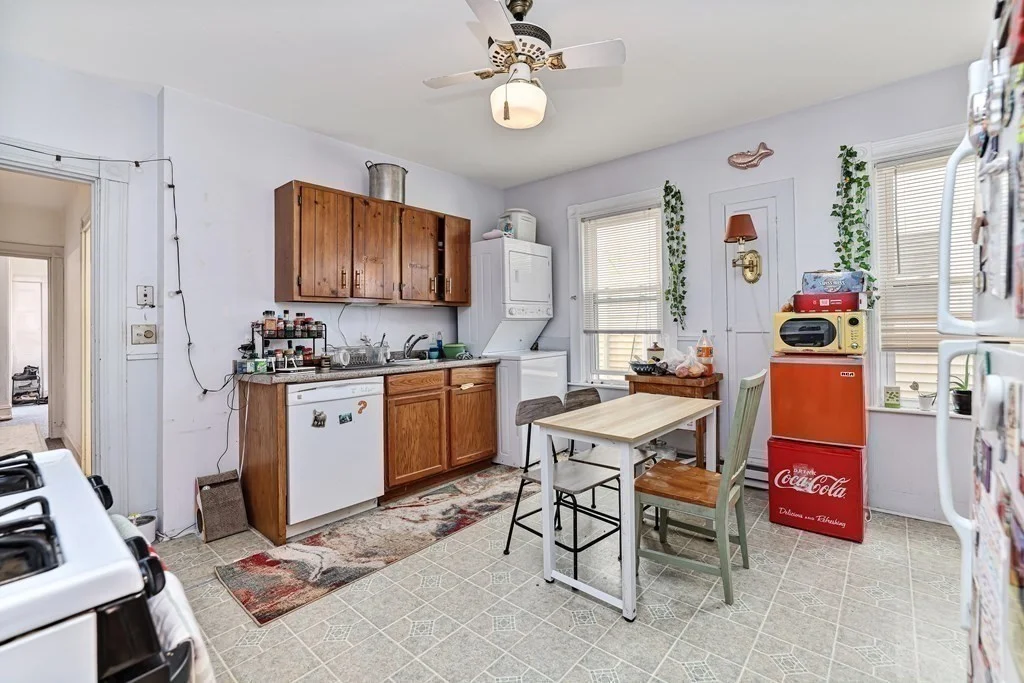 3 bed, 1 bath apartment for rent at 753 Boylston Unit 1, Chestnut Hill — photo 2 of 14