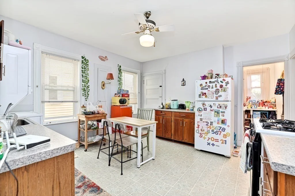 3 bed, 1 bath apartment for rent at 753 Boylston Unit 1, Chestnut Hill — photo 4 of 14