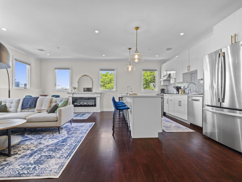 2 bed, 2 bath apartment for rent at 753 East Broadway Unit 2, South Boston — photo 7 of 20