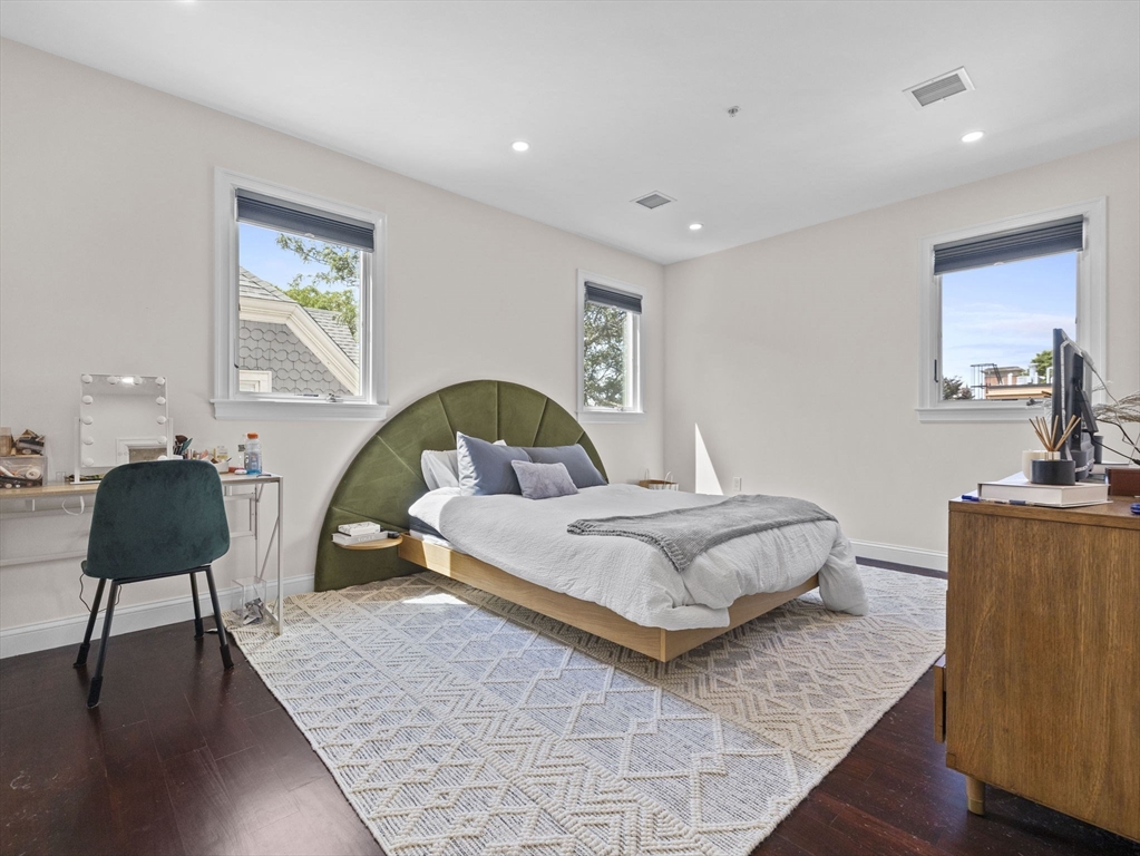2 bed, 2 bath apartment for rent at 753 East Broadway Unit 2, South Boston — photo 10 of 20