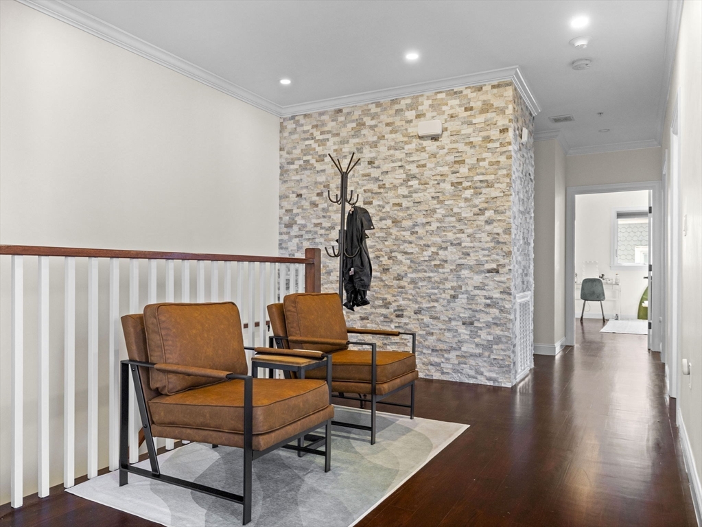 2 bed, 2 bath apartment for rent at 753 East Broadway Unit 2, South Boston — photo 5 of 20