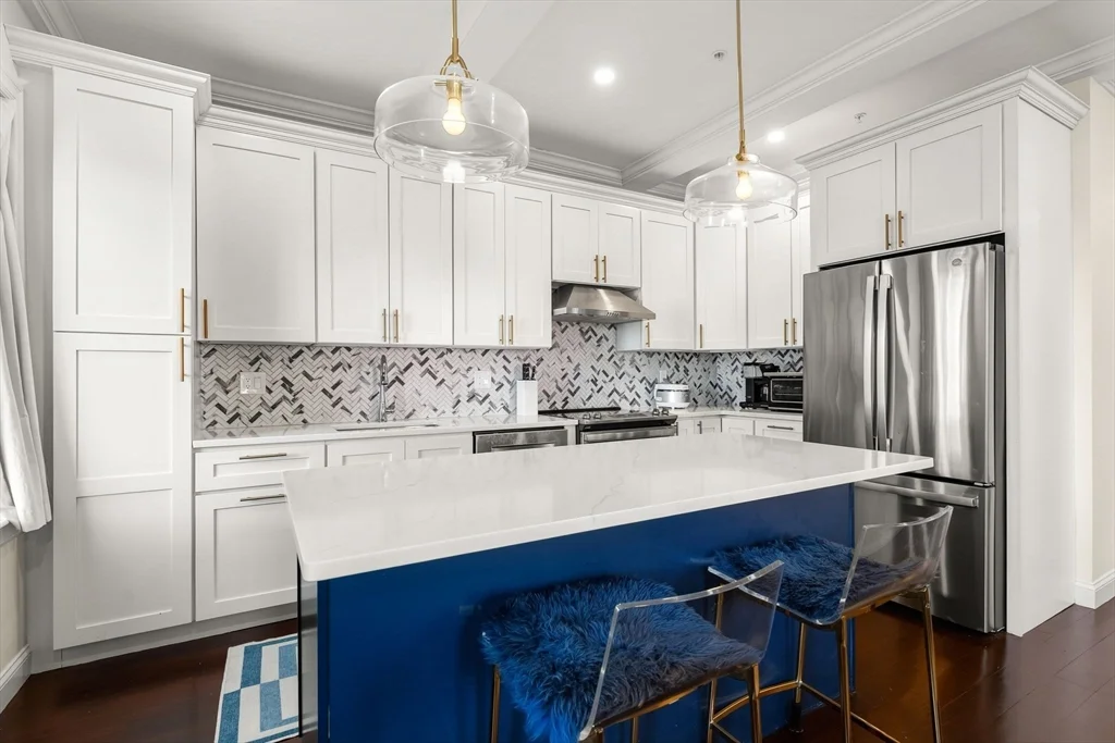 2 bed, 2 bath apartment for rent at 753 East Broadway Unit 2A, South Boston — photo 1 of 17