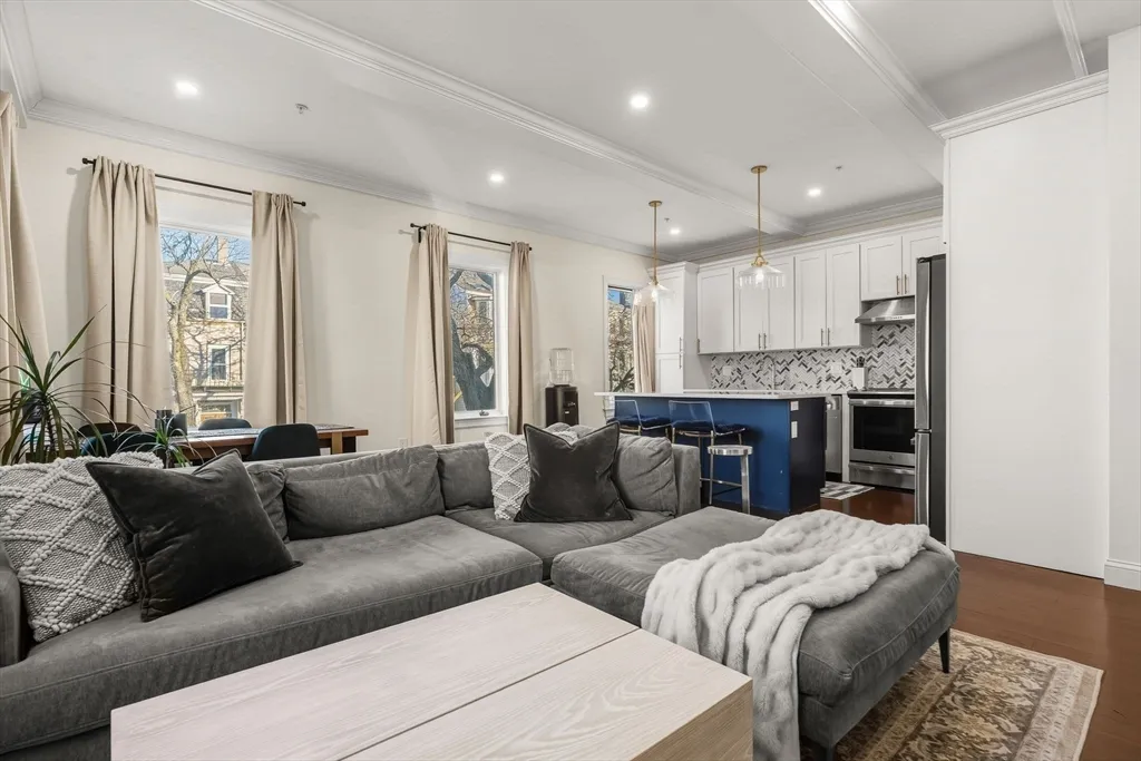 3 bed, 2 bath apartment for rent at 753 E Broadway Unit B, South Boston — photo 5 of 17