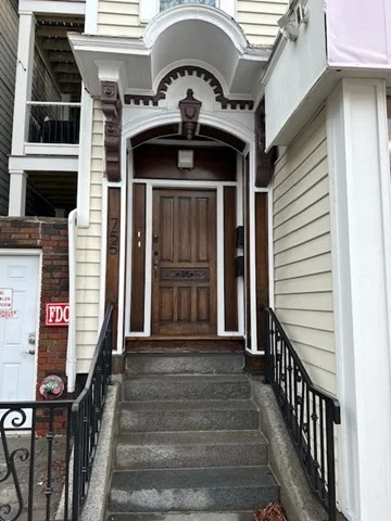 3 bed, 2 bath apartment for rent at 753 East Broadway Unit 3, South Boston — photo 2 of 25