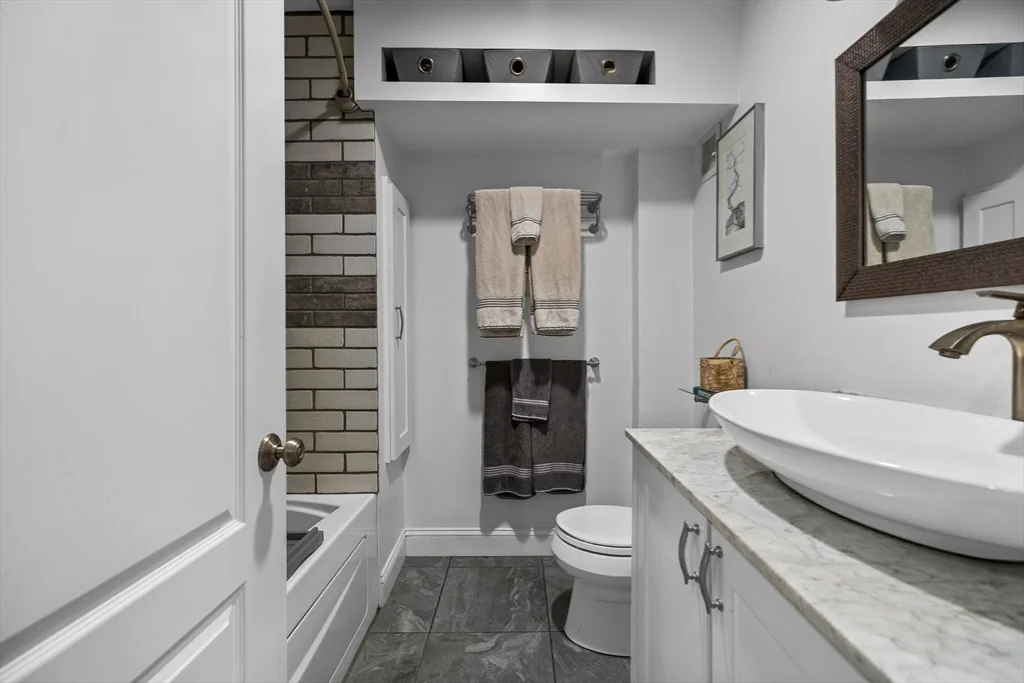 1 bed, 1 bath apartment for rent at 754 E 4th Unit 1, South Boston — photo 15 of 26
