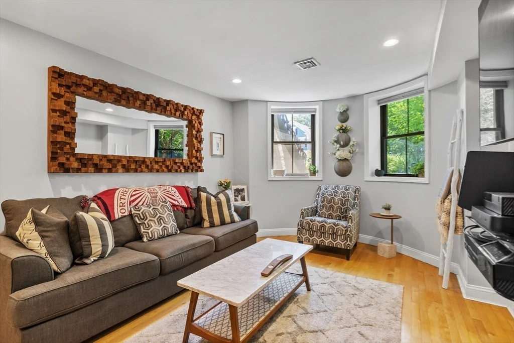 1 bed, 1 bath apartment for rent at 754 E 4th Unit 1, South Boston — photo 9 of 26