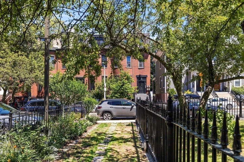 1 bed, 1 bath apartment for rent at 754 E 4th Unit 1, South Boston — photo 4 of 26