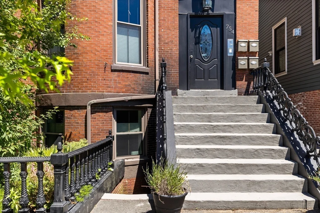 1 bed, 1 bath apartment for rent at 754 E 4th Unit 1, South Boston — photo 25 of 26