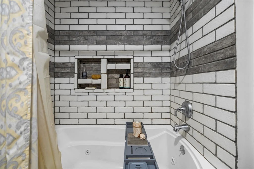 1 bed, 1 bath apartment for rent at 754 E 4th Unit 1, South Boston — photo 16 of 26