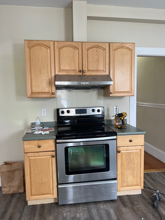 3 bed, 2 bath apartment for rent at 754 Hancock Unit 3, Quincy — photo 2 of 14