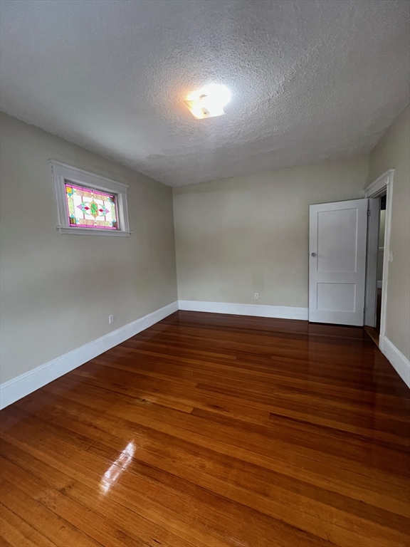 3 bed, 2 bath apartment for rent at 754 Hancock Unit 3, Quincy — photo 4 of 14