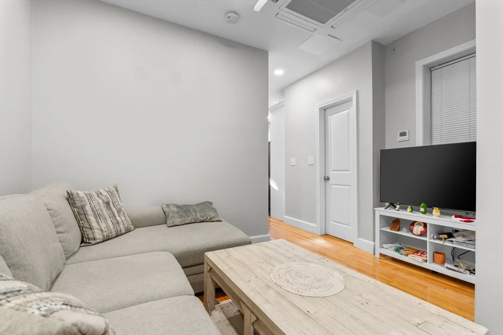 1 bed, 1 bath apartment for rent at 754 Huntington Ave Unit 4, Mission Hill — photo 1 of 12