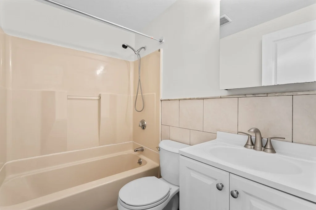 2 bed, 1 bath apartment for rent at 754 Huntington Ave Unit 5, Mission Hill — photo 7 of 7