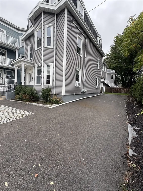Studio bed apartment for rent at 755 Somerville Ave Unit Parking, Spring Hill — photo 2 of 4