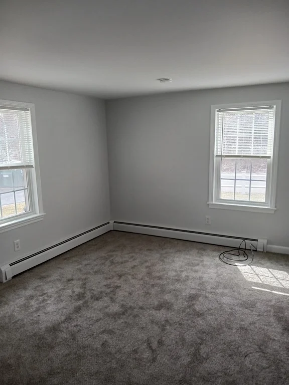 1 bed, 1 bath apartment for rent at 755 Webster St Unit 2, Marshfield — photo 3 of 5