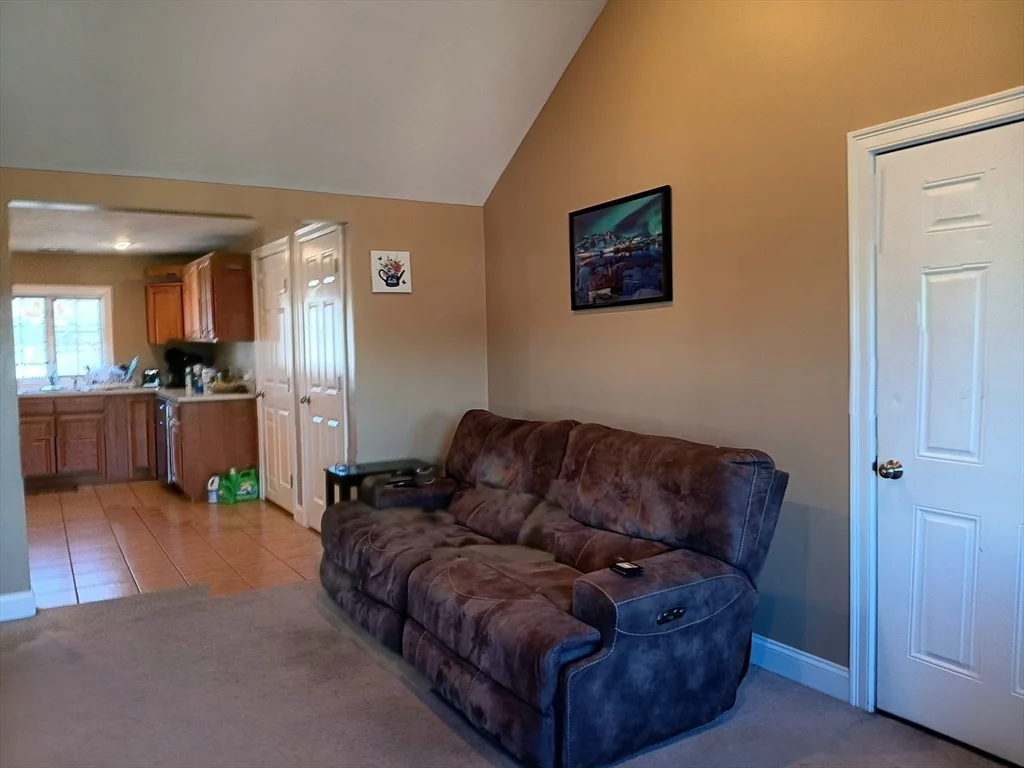 2 bed, 1 bath apartment for rent at 756 Moody St Unit A, Waltham — photo 3 of 9