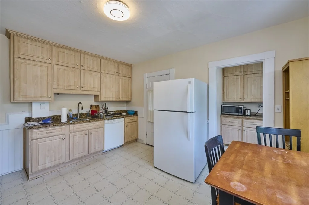 3 bed, 1 bath apartment for rent at 757 Somerville Ave Unit 3, Porter Square — photo 5 of 13