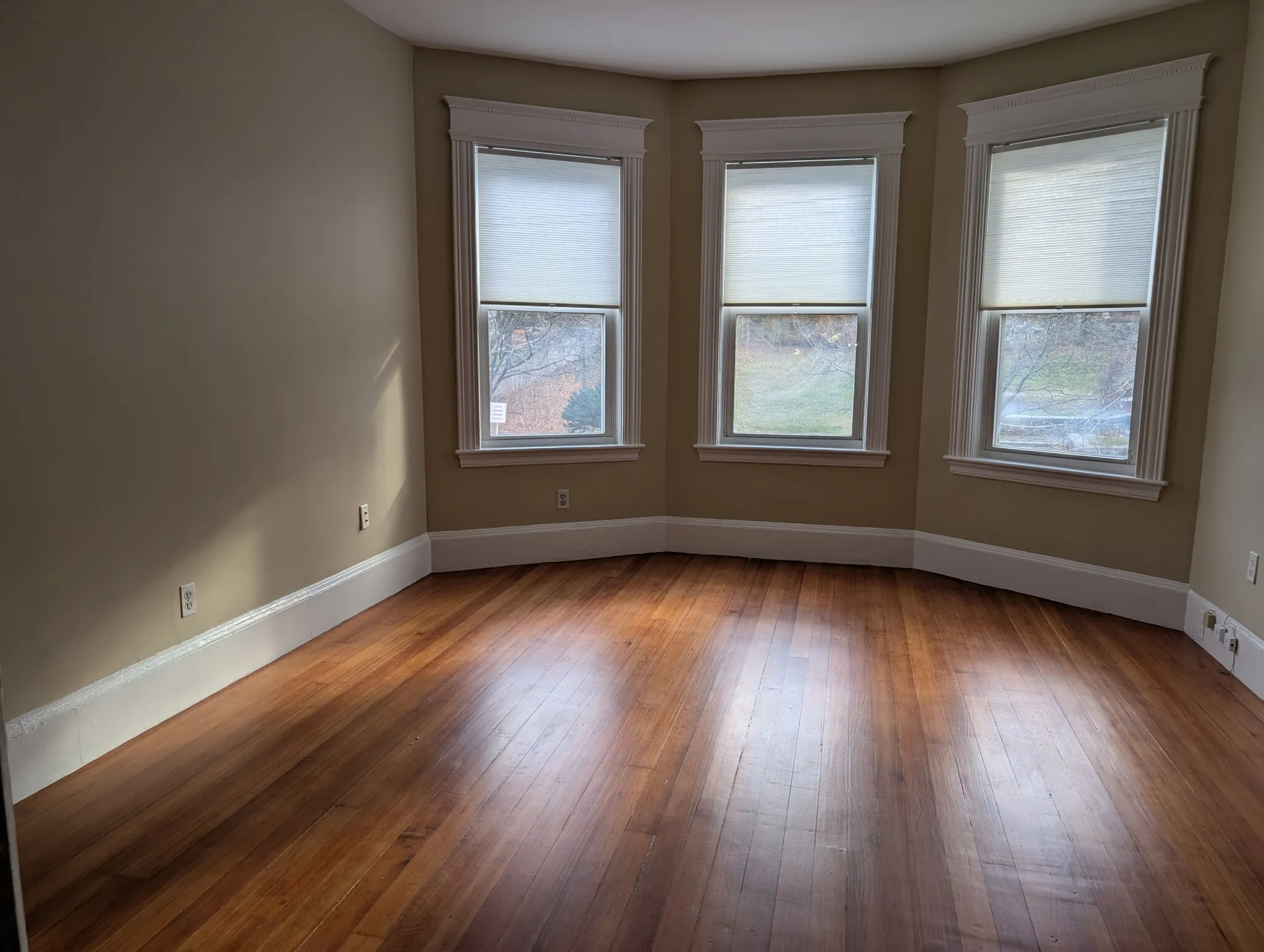3 bed, 1.5 bath apartment for rent at 759 Boylston St Unit 2, Chestnut Hill — photo 6 of 8