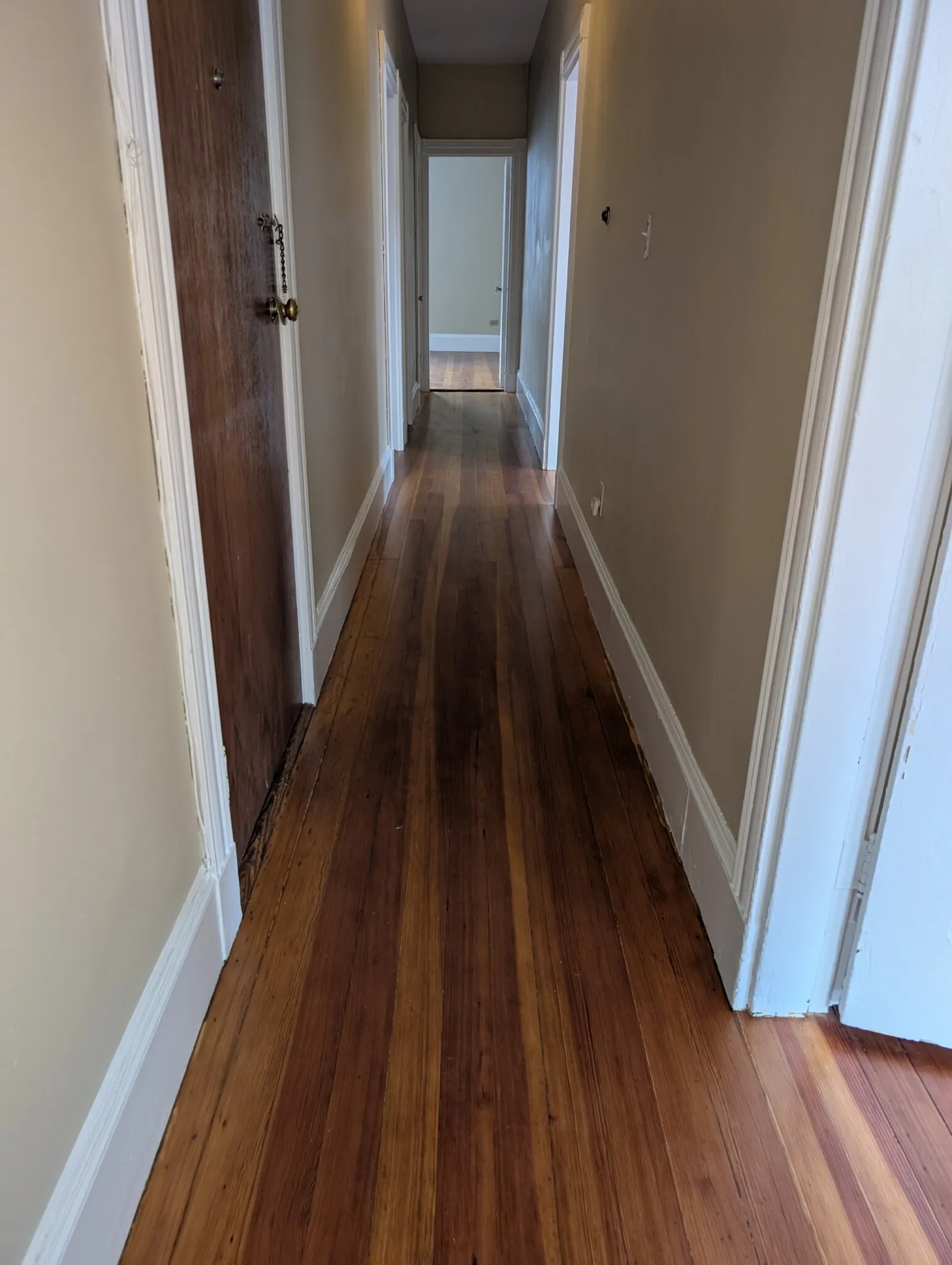 3 bed, 1.5 bath apartment for rent at 759 Boylston St Unit 2, Chestnut Hill — photo 3 of 8