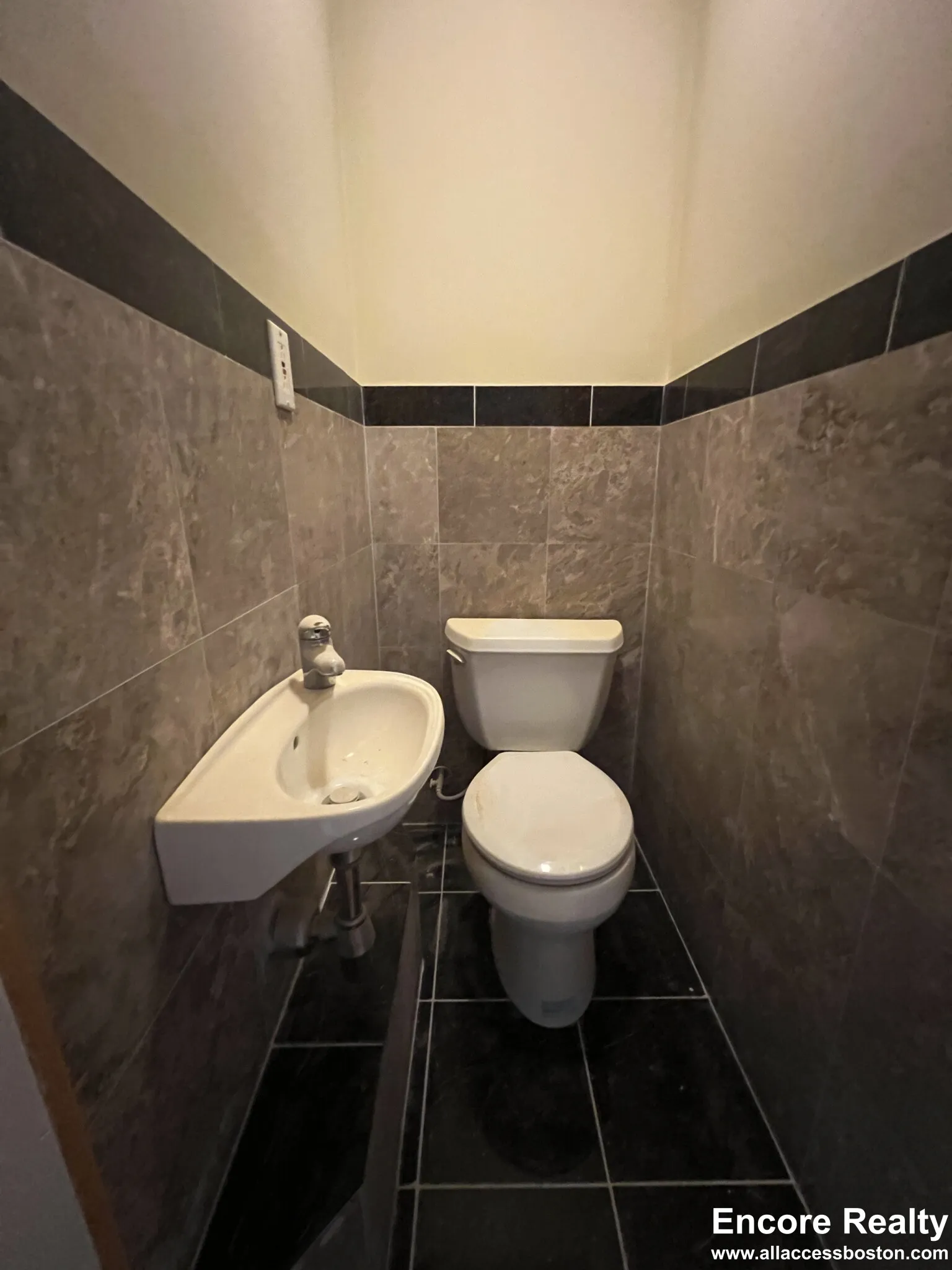 3 bed, 1 bath apartment for rent at 759 Boylston St Unit 2a, Chestnut Hill — photo 18 of 20