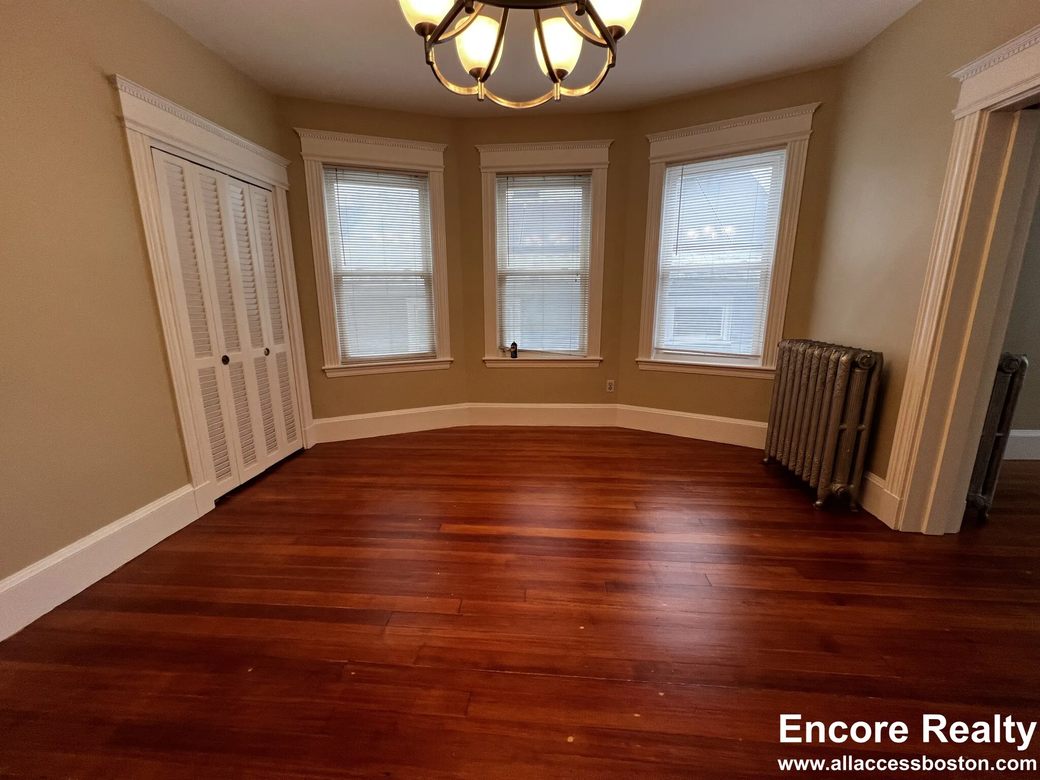 3 bed, 1 bath apartment for rent at 759 Boylston St Unit 2a, Chestnut Hill — photo 2 of 20