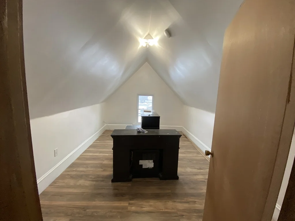 3 bed, 1 bath apartment for rent at 76 19th St Unit B, Lowell — photo 16 of 18