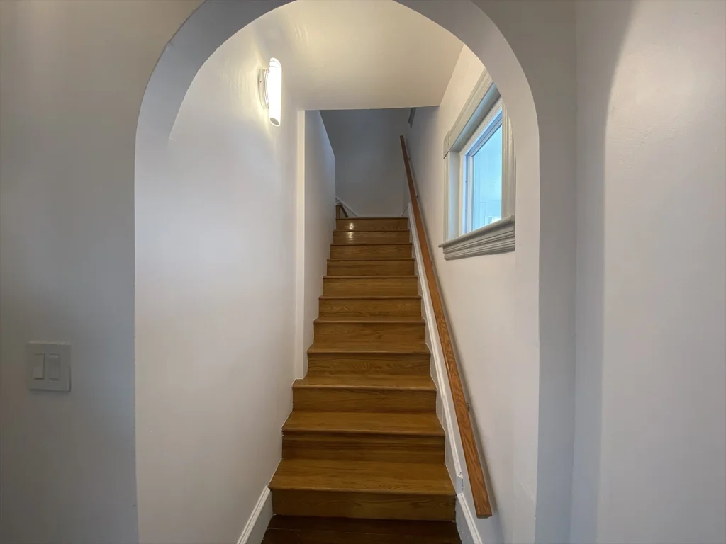 3 bed, 1 bath apartment for rent at 76 19th St Unit B, Lowell