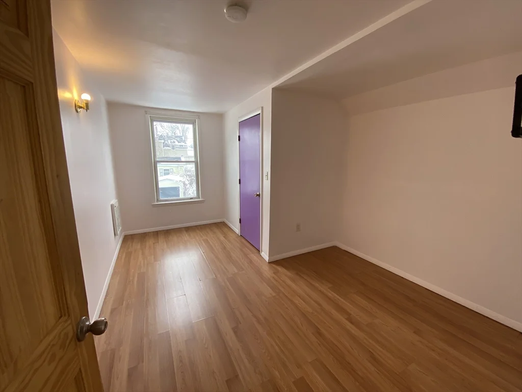 3 bed, 1 bath apartment for rent at 76 19th St Unit B, Lowell — photo 5 of 18