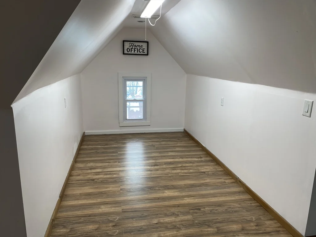 3 bed, 1 bath apartment for rent at 76 19th St Unit B, Lowell — photo 14 of 18